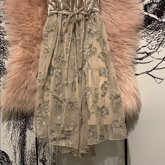 Velvet and lace girls dress - Picture 6 of 7